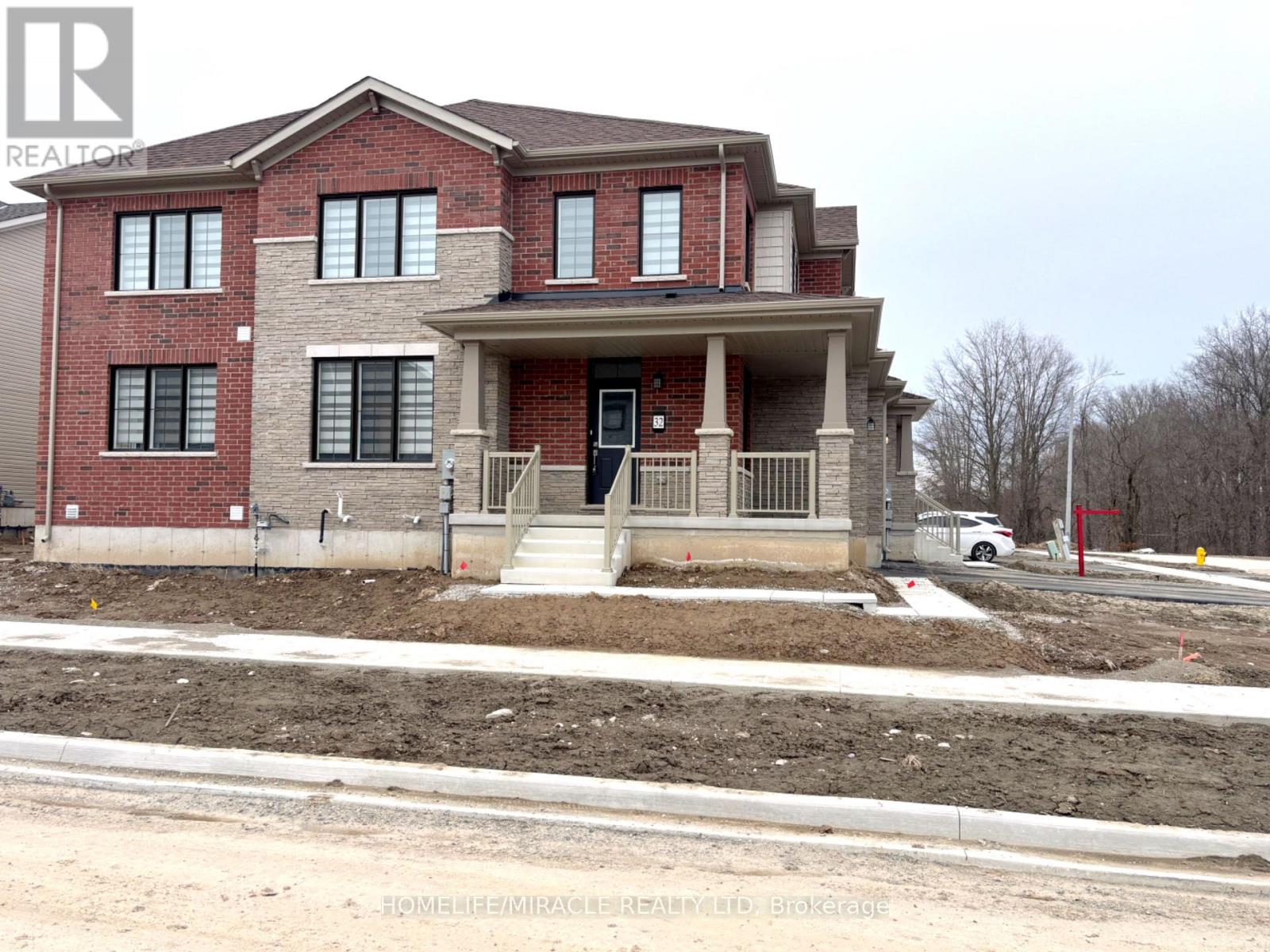 32 Riley Park Drive, Haldimand, Ontario  N3W 0K2 - Photo 2 - X12919630