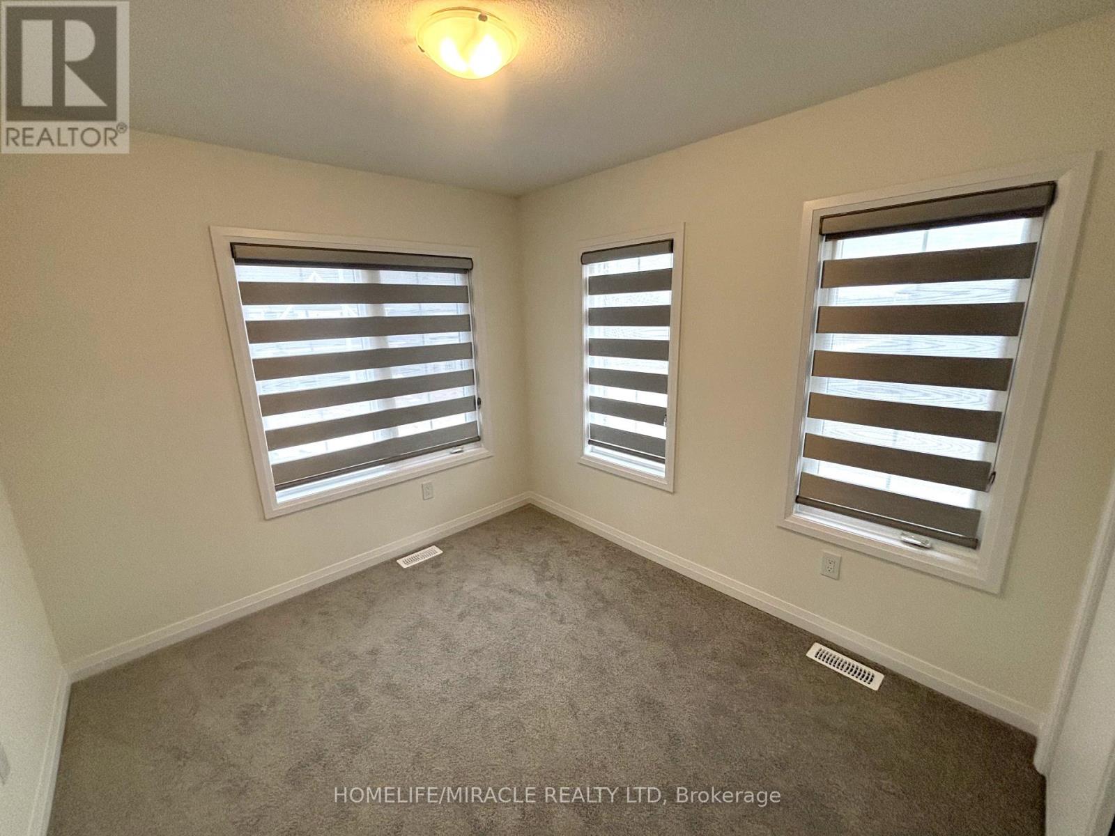 32 Riley Park Drive, Haldimand, Ontario  N3W 0K2 - Photo 27 - X12919630