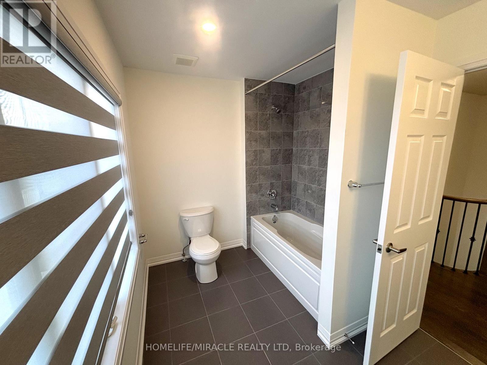 32 Riley Park Drive, Haldimand, Ontario  N3W 0K2 - Photo 28 - X12919630