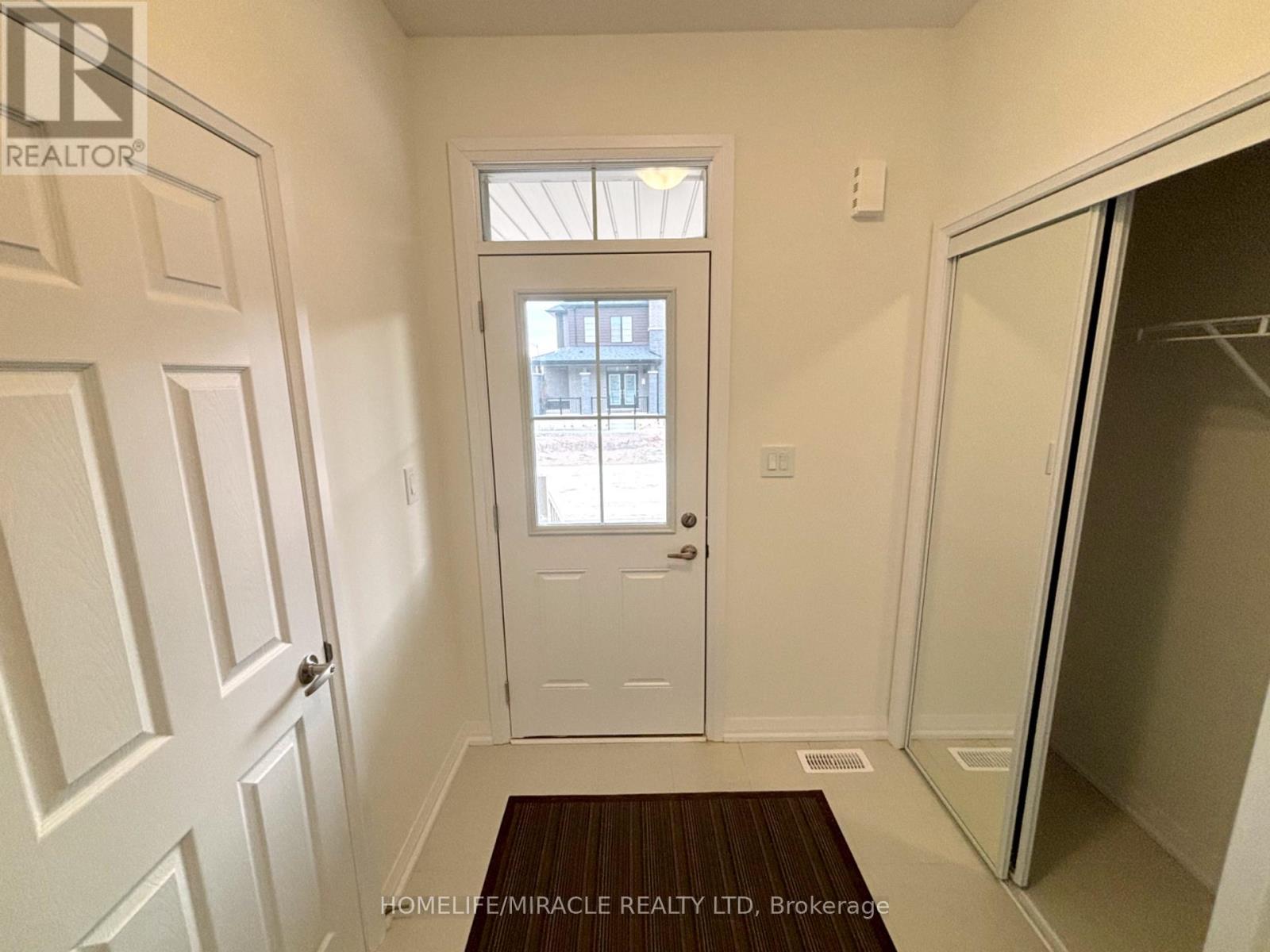 32 Riley Park Drive, Haldimand, Ontario  N3W 0K2 - Photo 4 - X12919630