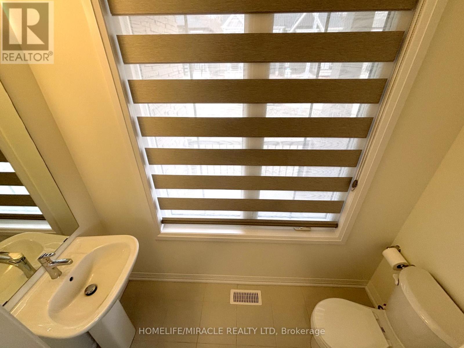 32 Riley Park Drive, Haldimand, Ontario  N3W 0K2 - Photo 5 - X12919630