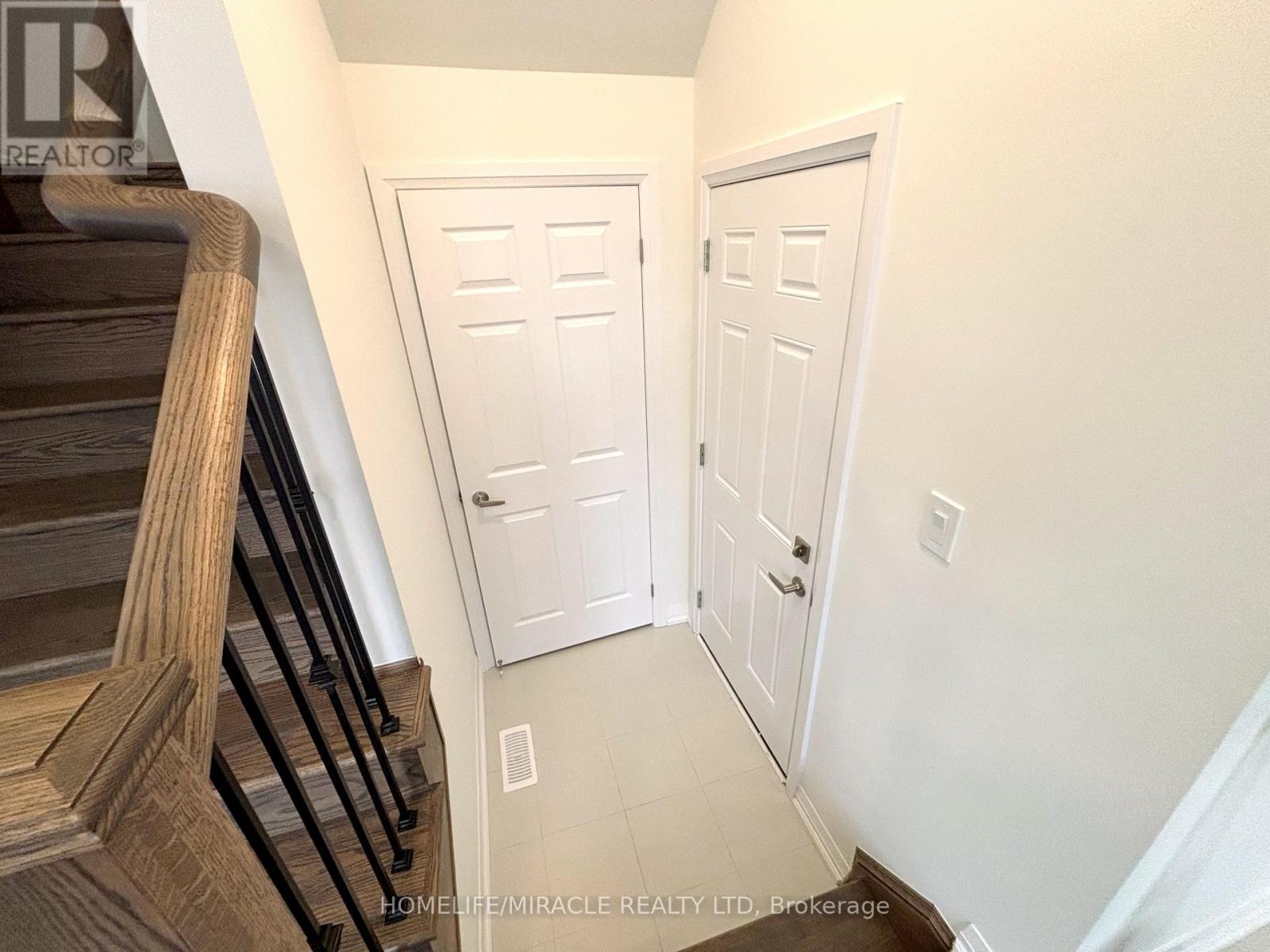 32 Riley Park Drive, Haldimand, Ontario  N3W 0K2 - Photo 8 - X12919630