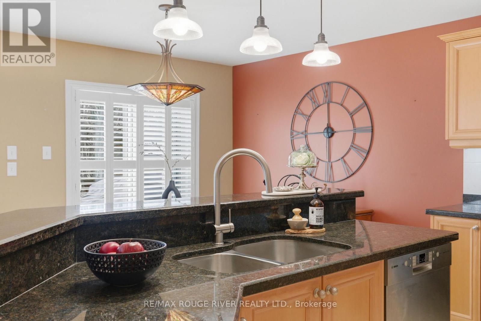 11 Bugelli Drive, Whitby, Ontario  L1R 3B7 - Photo 10 - E12919772