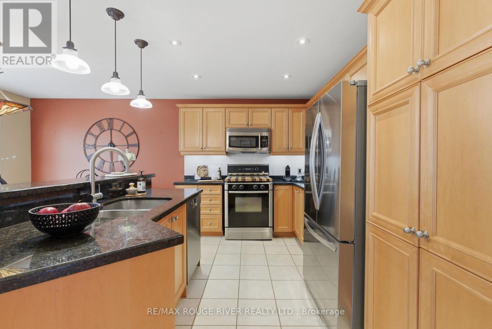 11 Bugelli Drive, Whitby, Ontario  L1R 3B7 - Photo 11 - E12919772