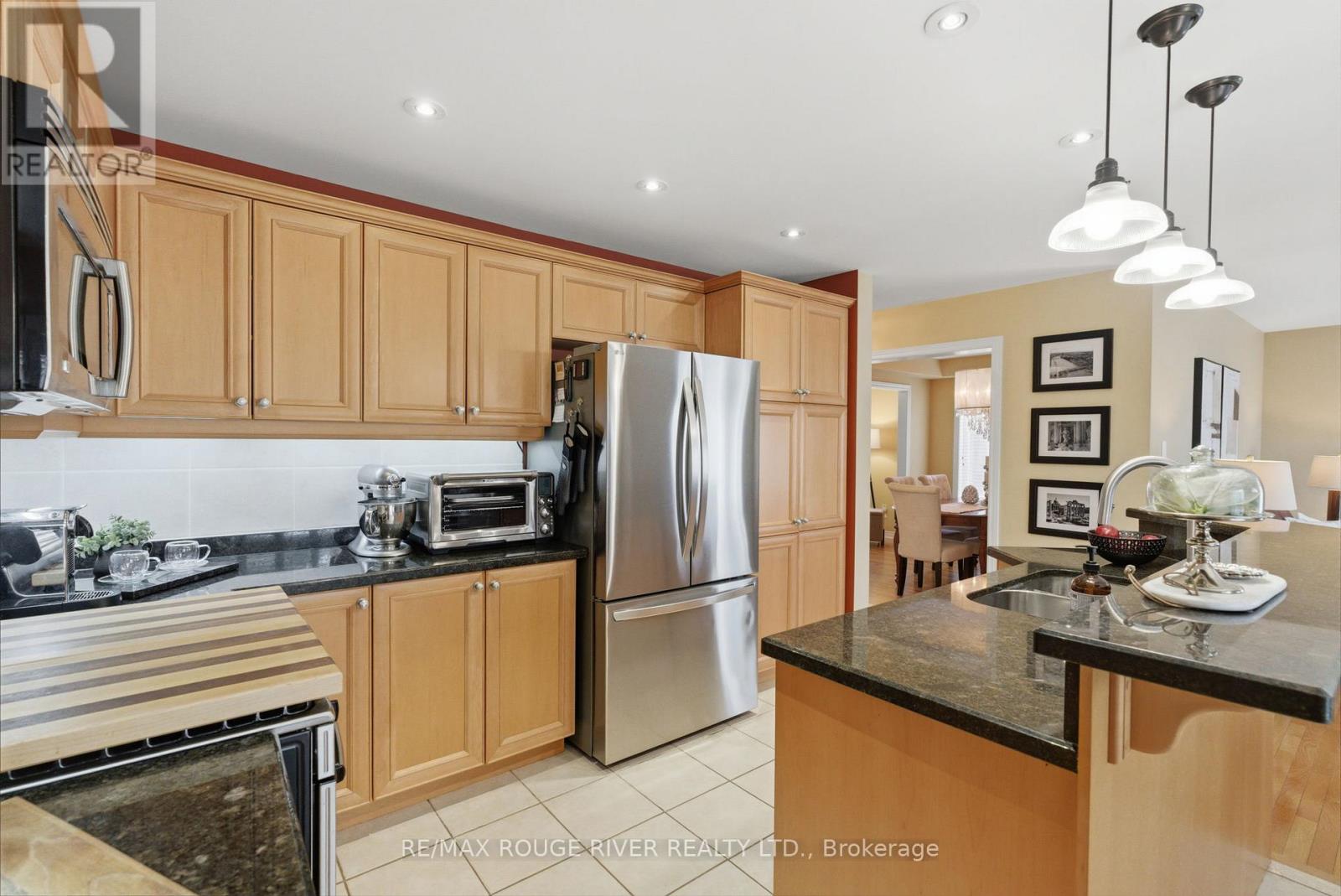 11 Bugelli Drive, Whitby, Ontario  L1R 3B7 - Photo 18 - E12919772