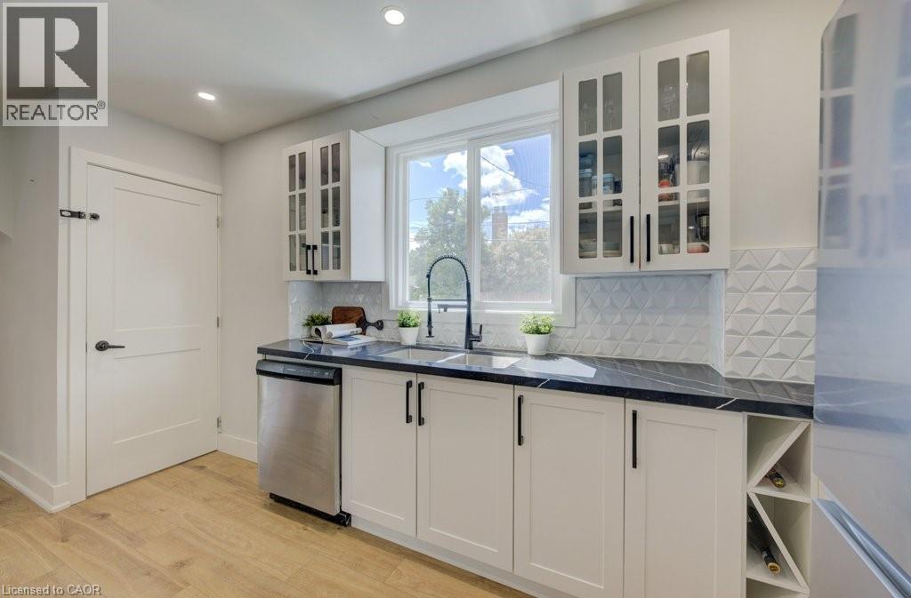 28 Barons Avenue S, Hamilton, Ontario  L8K 2X9 - Photo 17 - 40812447