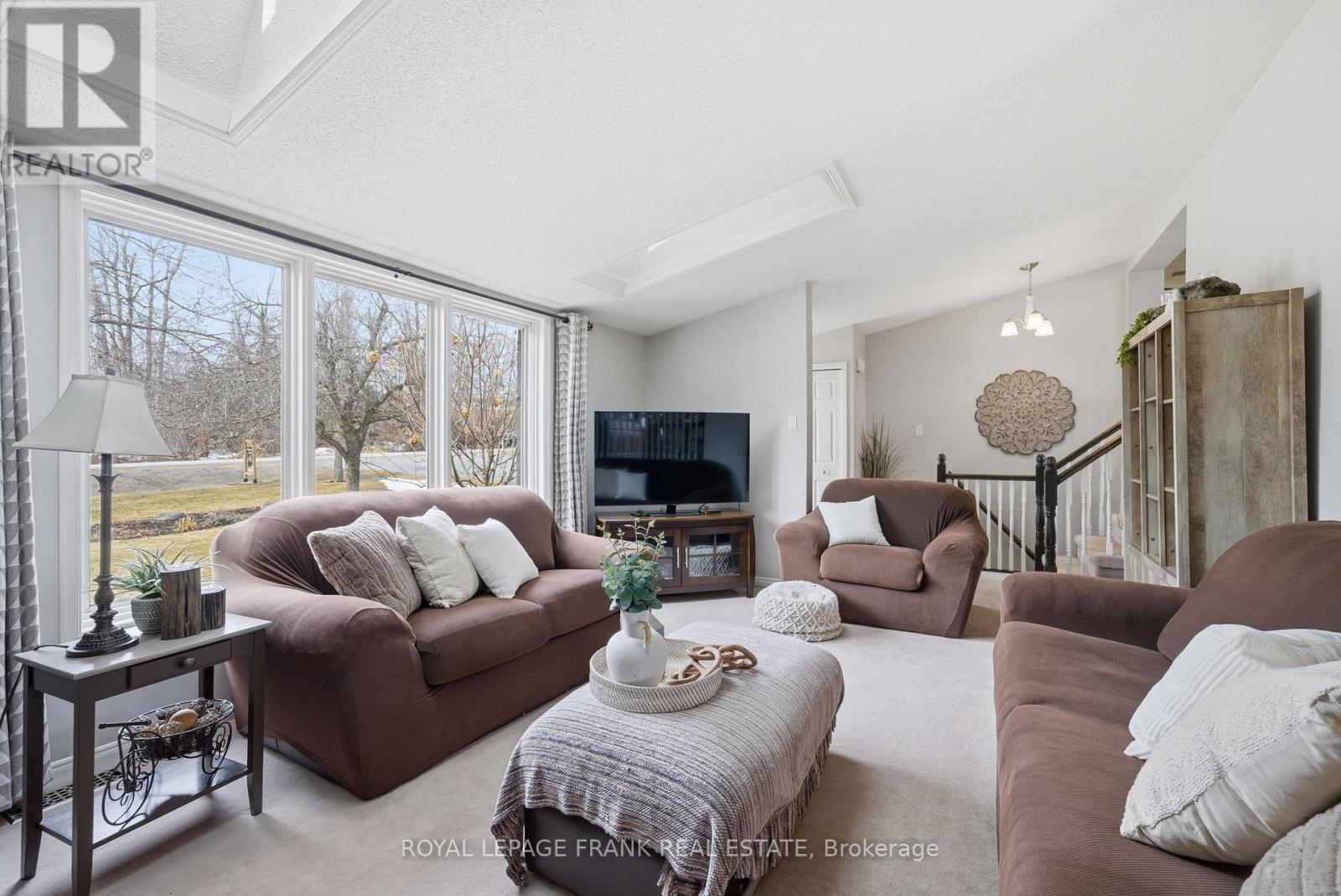 128 River Road, Kawartha Lakes, Ontario  K9V 4R4 - Photo 9 - X12919740