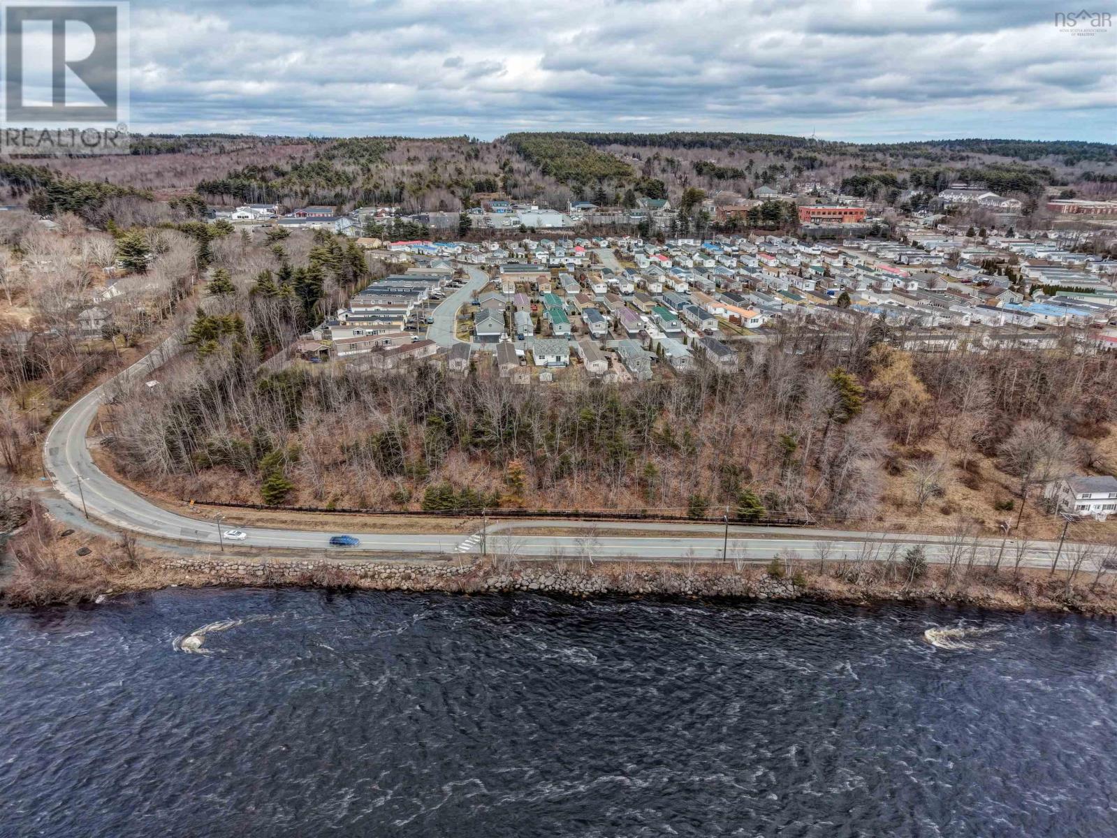 726 Lahave Street, Bridgewater, Nova Scotia  B4V 4E4 - Photo 3 - 202601379