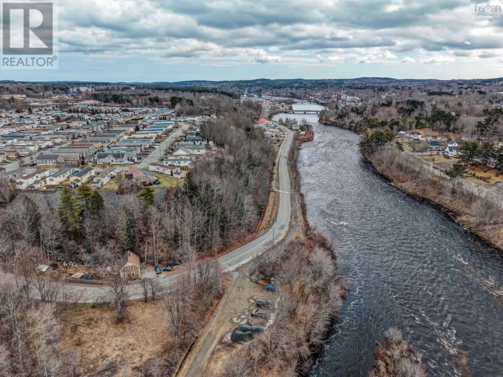 726 Lahave Street, Bridgewater, Nova Scotia  B4V 4E4 - Photo 5 - 202601379