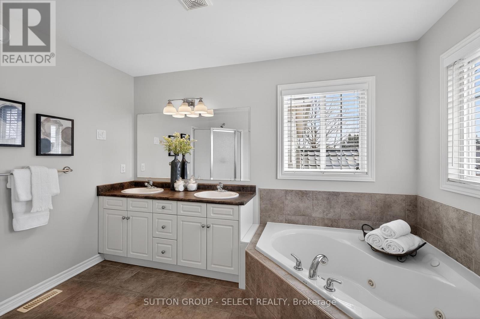 1344 Pleasantview Drive, London North, Ontario  N5X 4P5 - Photo 16 - X12919950