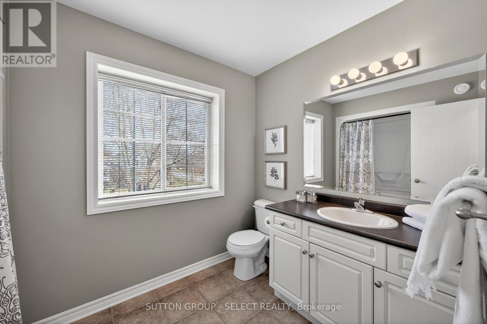 1344 Pleasantview Drive, London North, Ontario  N5X 4P5 - Photo 21 - X12919950