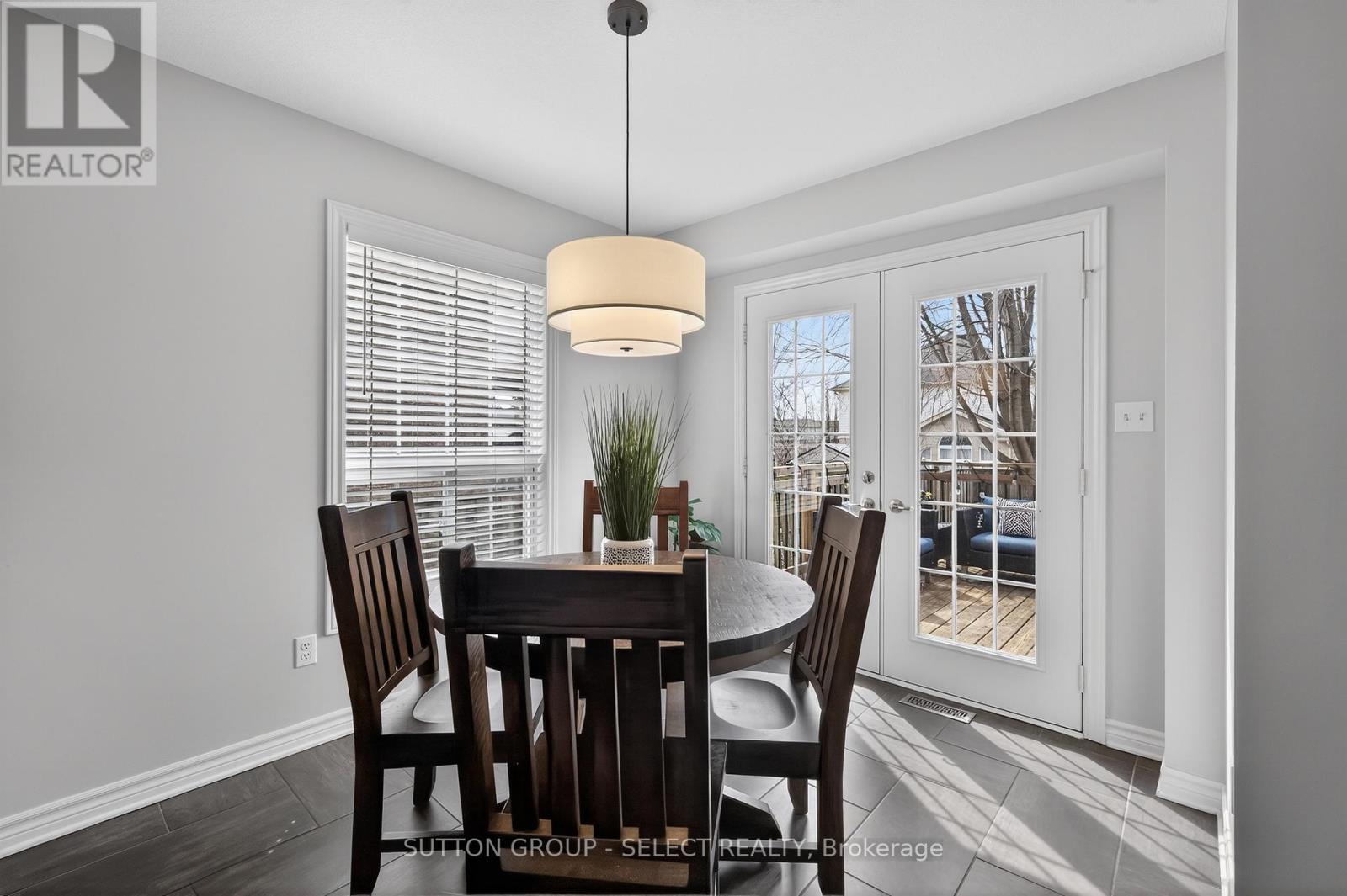 1344 Pleasantview Drive, London North, Ontario  N5X 4P5 - Photo 6 - X12919950