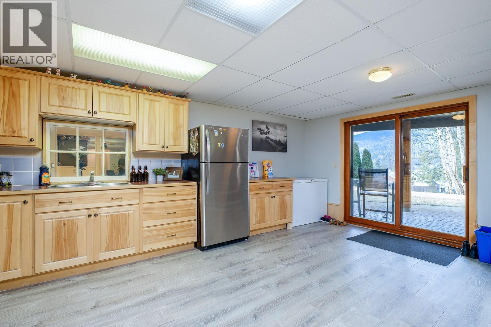 1851 Green Road, Fruitvale, British Columbia  V0G 1Y0 - Photo 33 - 10374914