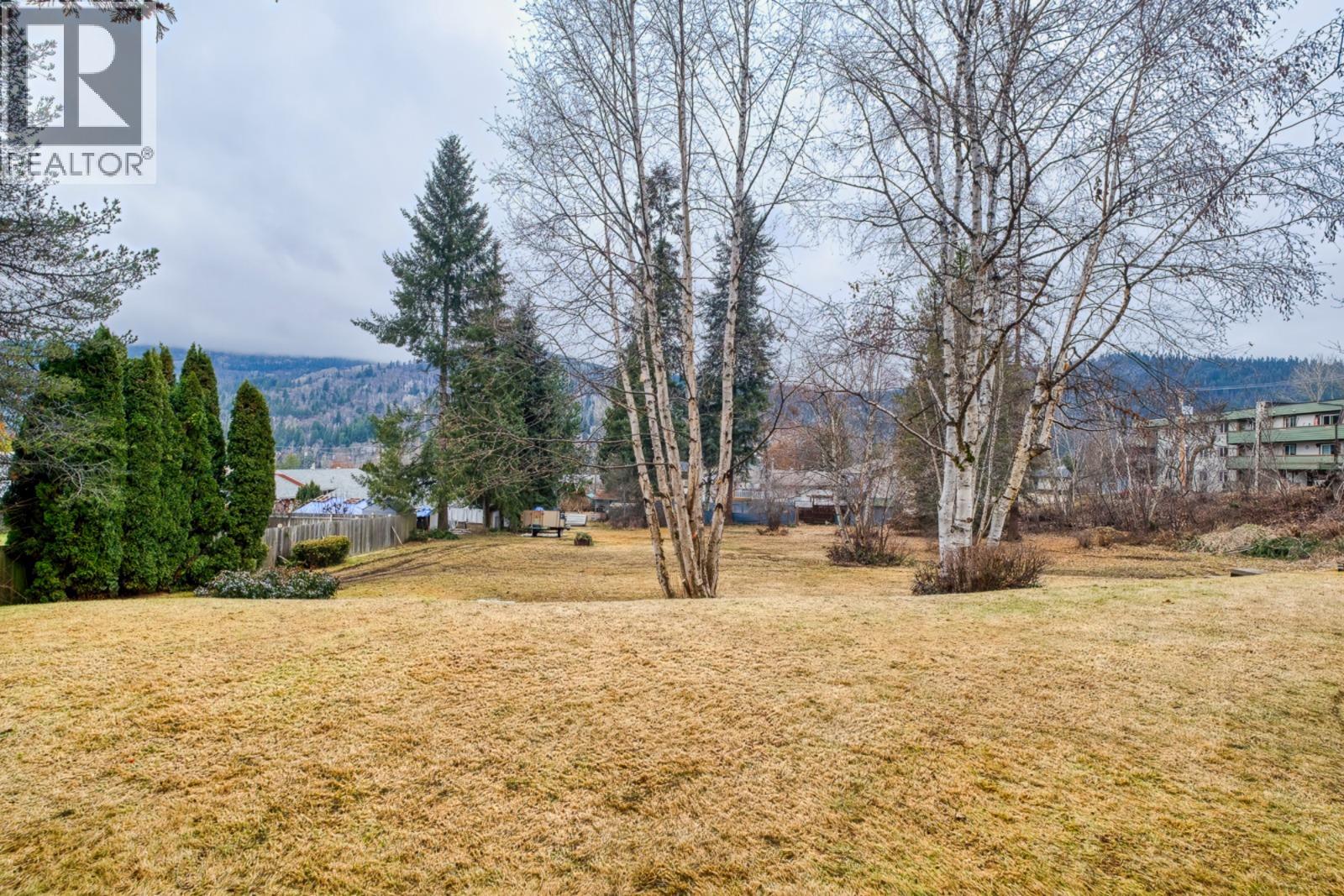 1851 Green Road, Fruitvale, British Columbia  V0G 1Y0 - Photo 57 - 10374914