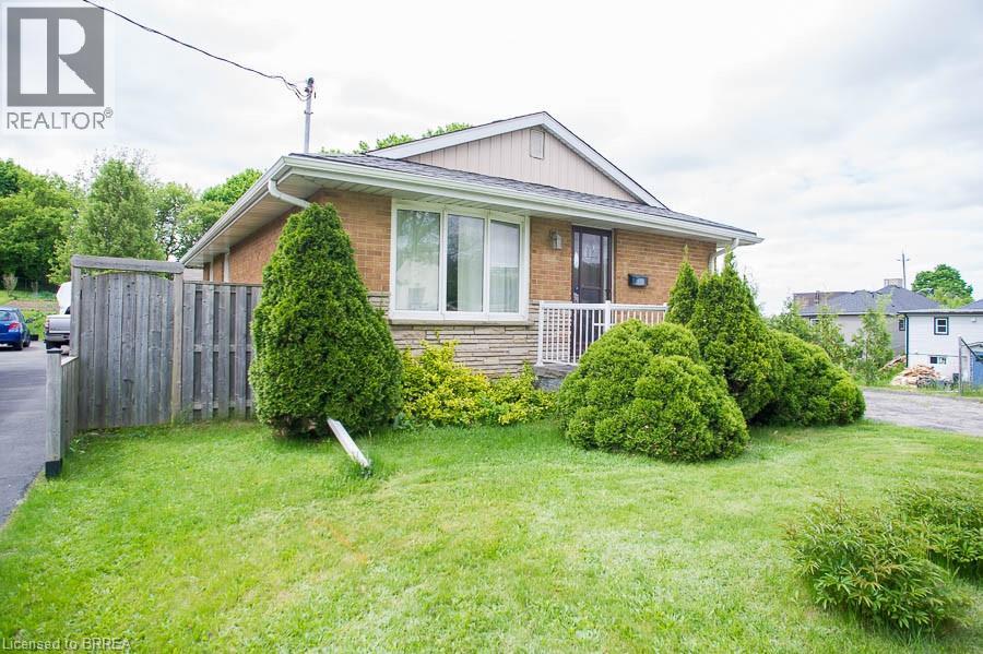 120 Henry Street, Brantford, Ontario  N3S 5C7 - Photo 2 - 40814865