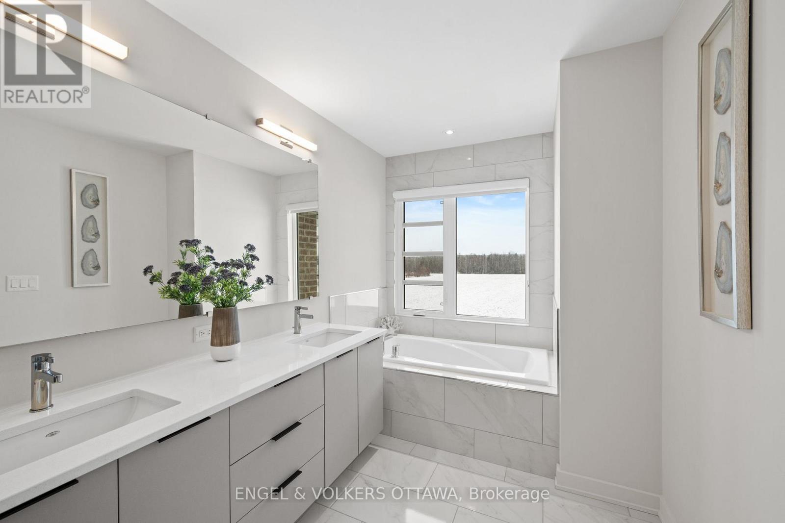 250 Shuttleworth Drive, Ottawa, Ontario  K1T 0T4 - Photo 21 - X12919826