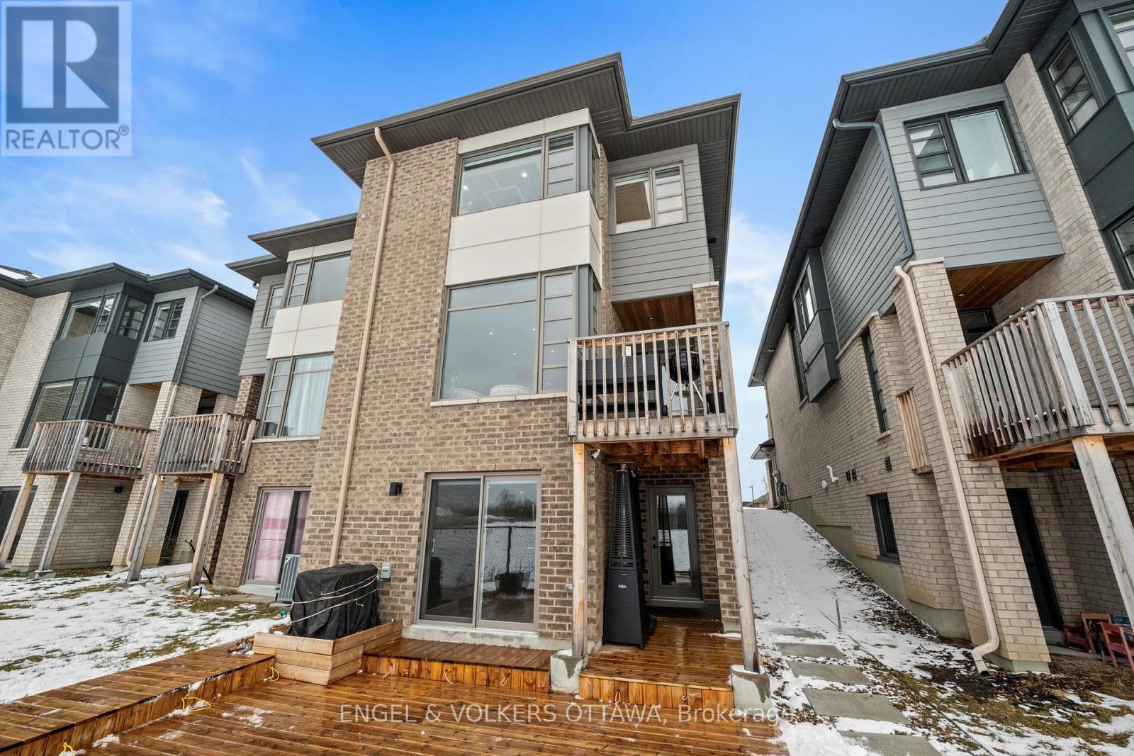 250 Shuttleworth Drive, Ottawa, Ontario  K1T 0T4 - Photo 34 - X12919826