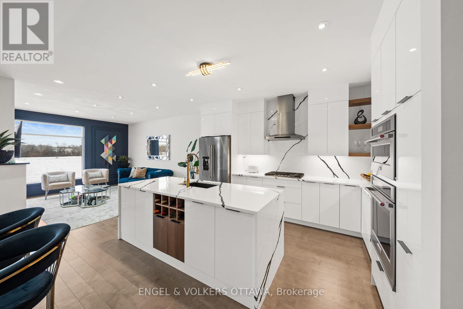 250 Shuttleworth Drive, Ottawa, Ontario  K1T 0T4 - Photo 7 - X12919826