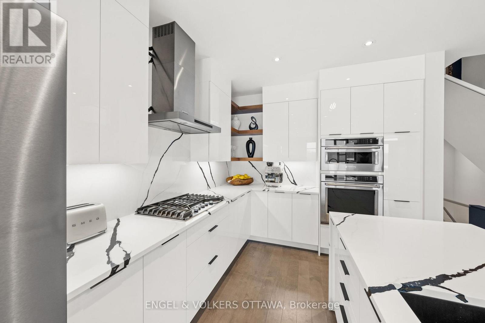 250 Shuttleworth Drive, Ottawa, Ontario  K1T 0T4 - Photo 9 - X12919826