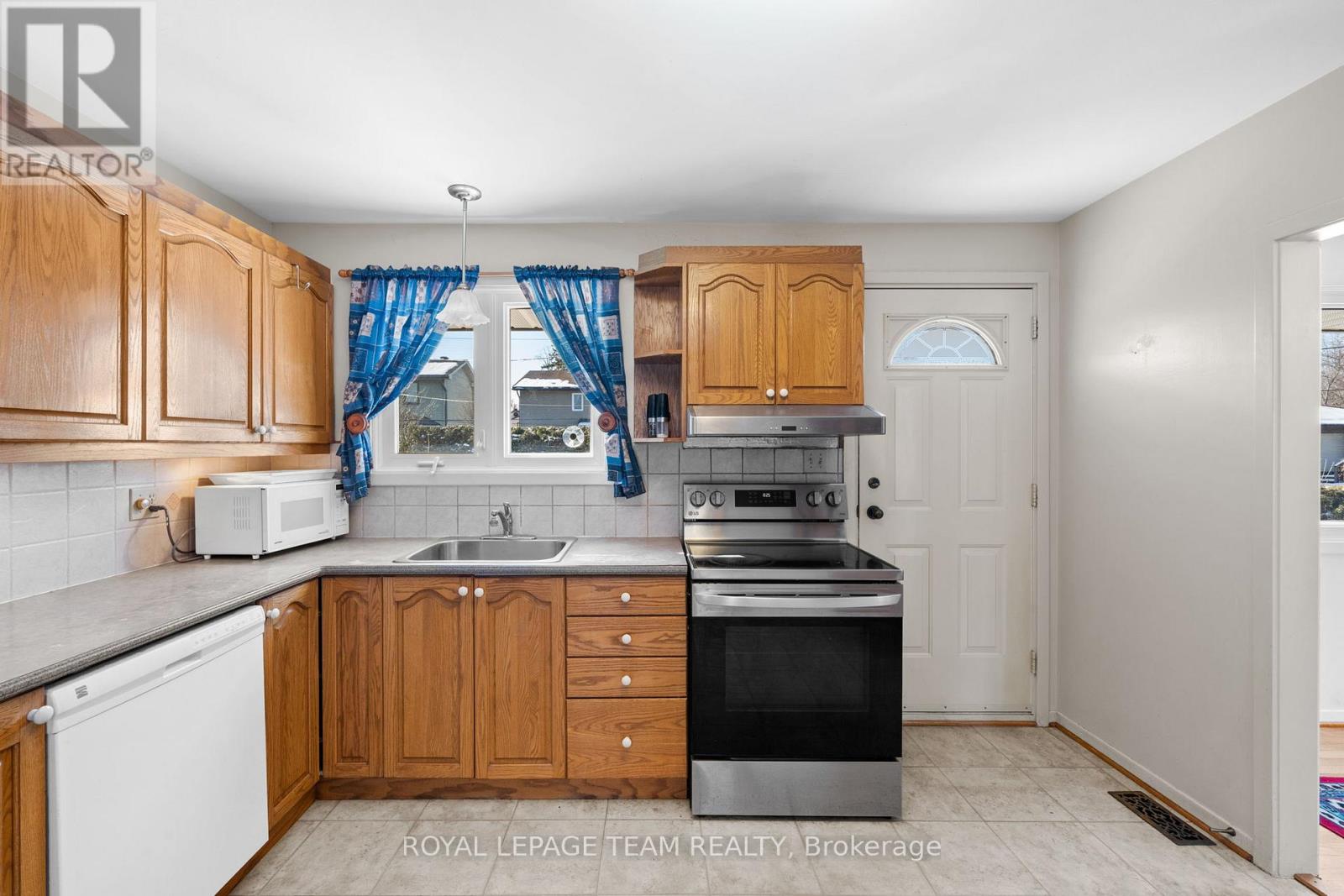 808 Nicholson Avenue, Ottawa, Ontario  K1V 6N5 - Photo 9 - X12919886