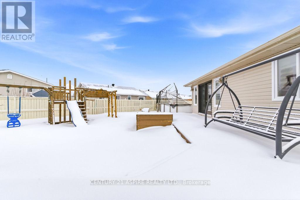 529 Turning Stone Crescent, Petawawa, Ontario K8H 0B3 - Photo 38 - X12919718