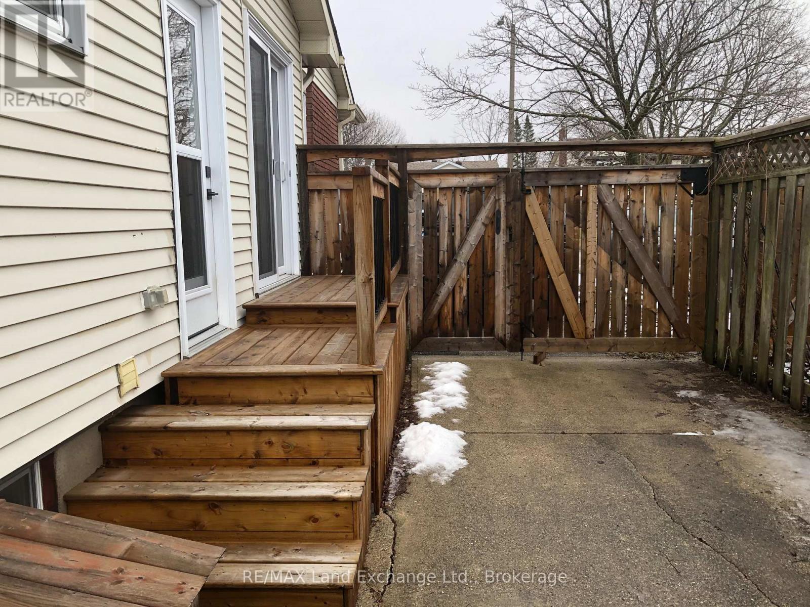 682 Kennard Crescent, Kincardine, Ontario  N2Z 1T3 - Photo 15 - X12917748