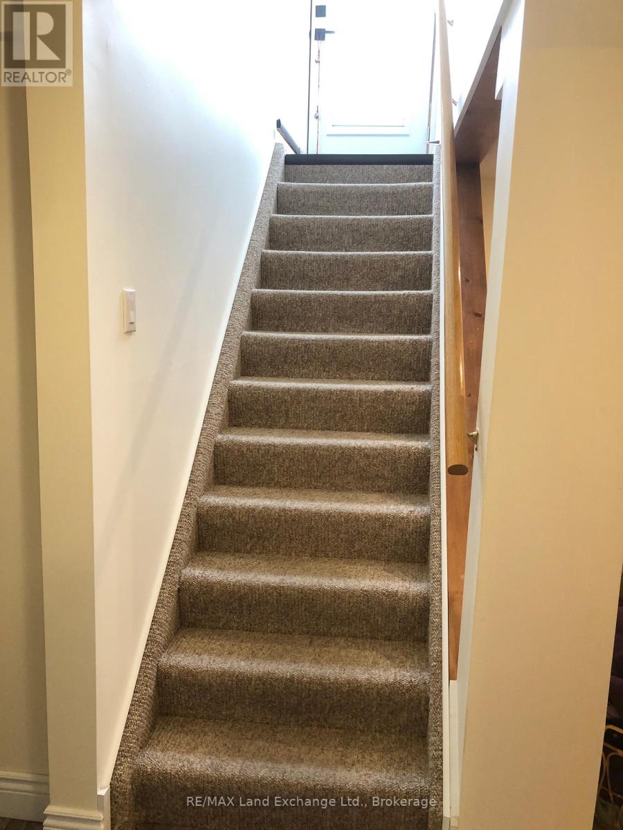 682 Kennard Crescent, Kincardine, Ontario  N2Z 1T3 - Photo 8 - X12917748