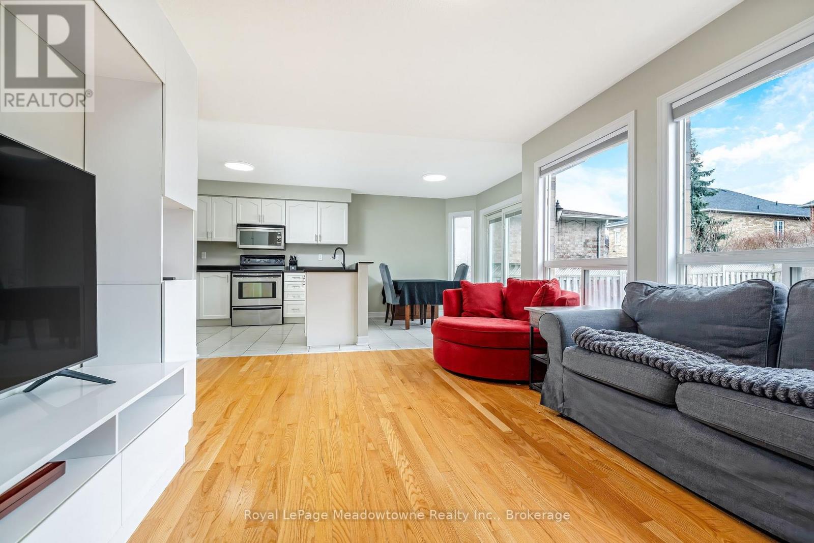 1075 Sprucedale Lane, Milton, Ontario  L9T 5P3 - Photo 10 - W12919860