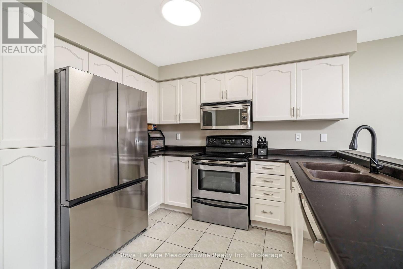 1075 Sprucedale Lane, Milton, Ontario  L9T 5P3 - Photo 13 - W12919860