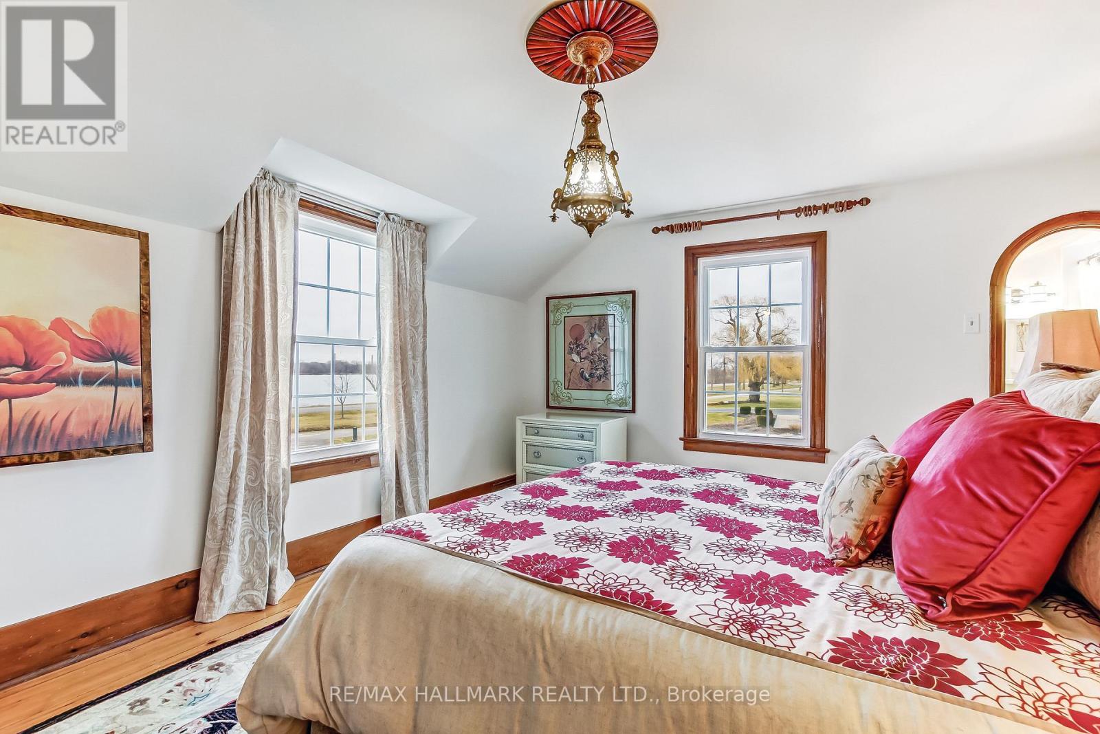 1927 Niagara Parkway, Fort Erie, Ontario  L2A 5M4 - Photo 23 - X12902632