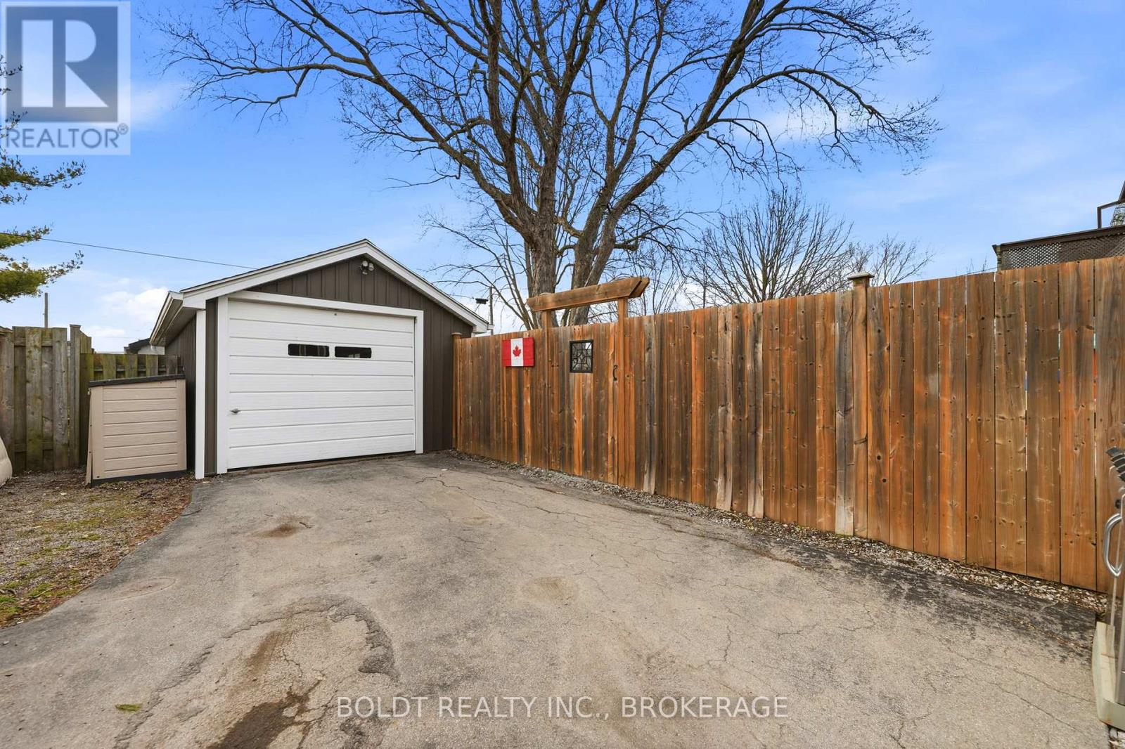 249 Mcalpine Avenue S, Welland, Ontario  L3B 1T8 - Photo 37 - X12919848