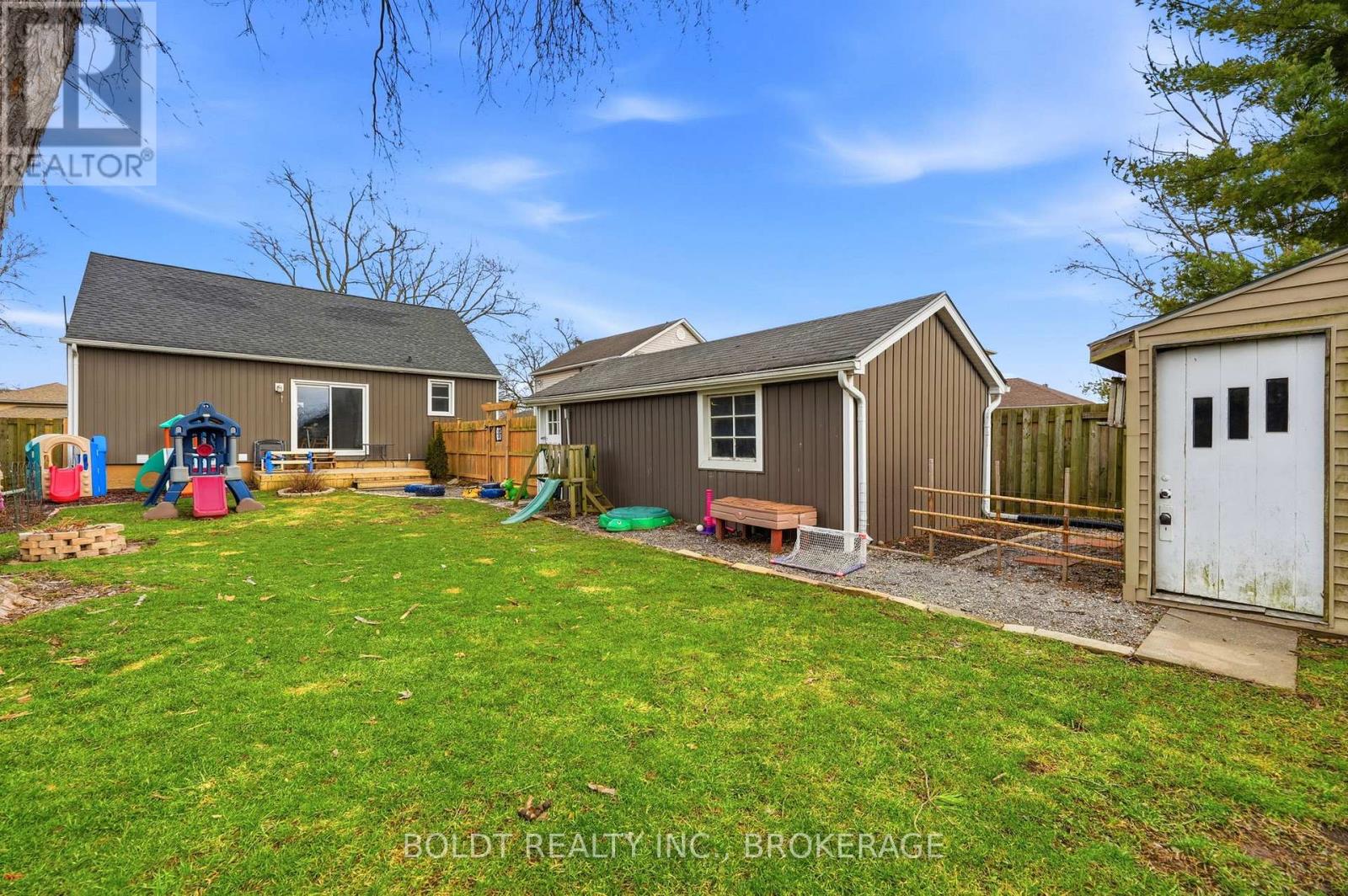 249 Mcalpine Avenue S, Welland, Ontario  L3B 1T8 - Photo 4 - X12919848