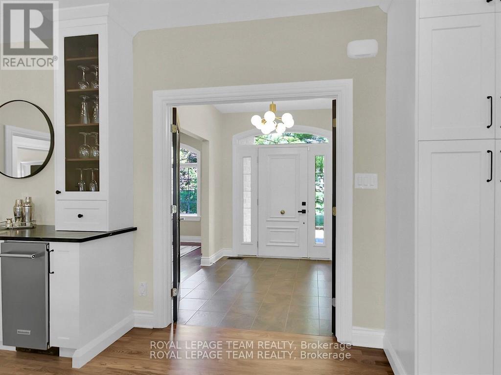 6196 Elkwood Drive, Ottawa, Ontario  K4P 1M9 - Photo 9 - X12919628