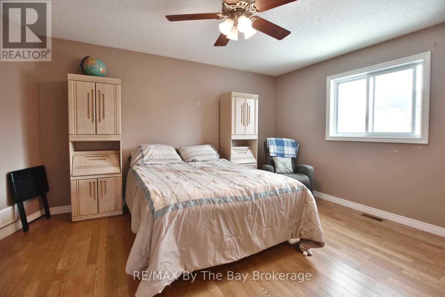 409 Robinson Road, Wasaga Beach, Ontario L9Z 2Z5 - Photo 21 - S12919798