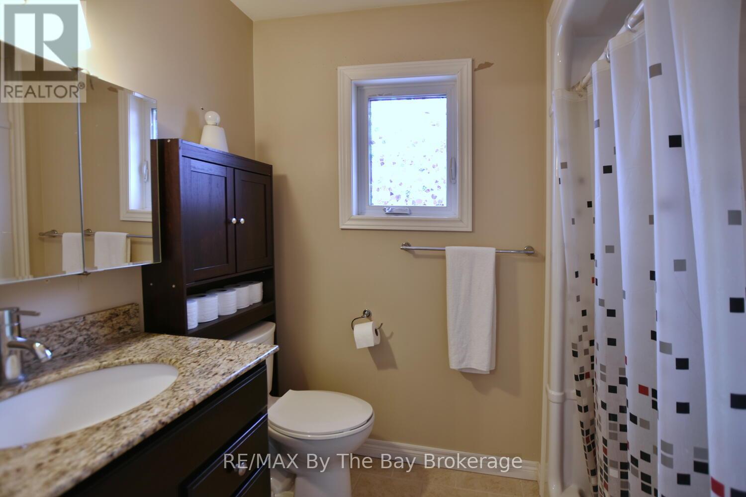 409 Robinson Road, Wasaga Beach, Ontario L9Z 2Z5 - Photo 25 - S12919798