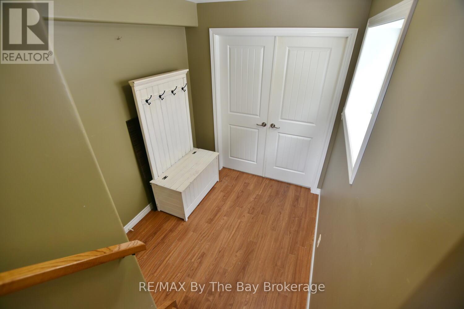 409 Robinson Road, Wasaga Beach, Ontario L9Z 2Z5 - Photo 34 - S12919798