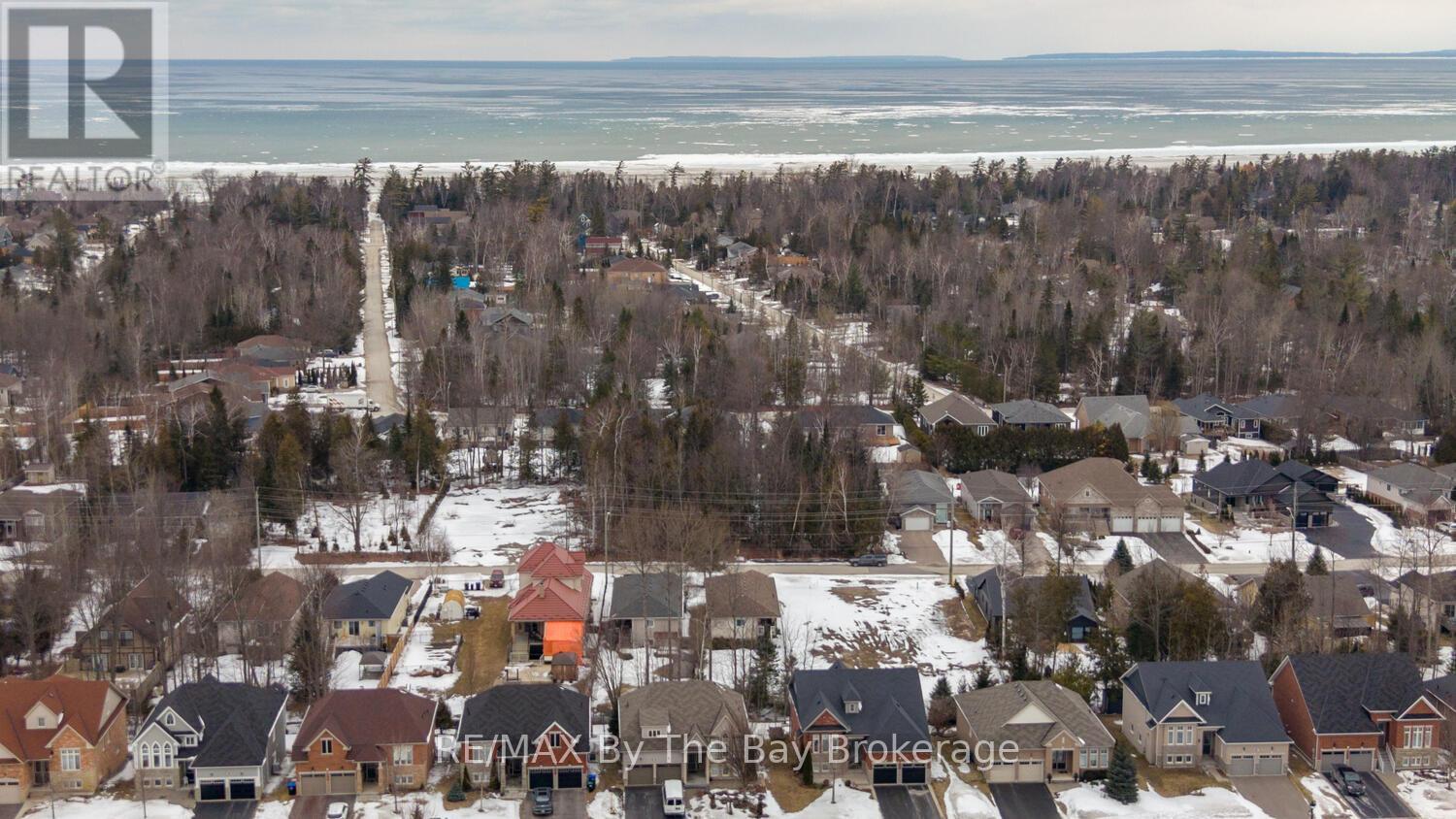 409 Robinson Road, Wasaga Beach, Ontario L9Z 2Z5 - Photo 44 - S12919798