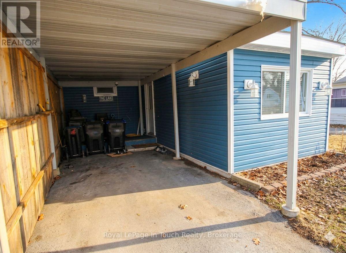 10 Lakeshore Road, Midland, Ontario  L4R 0B9 - Photo 3 - S12919968