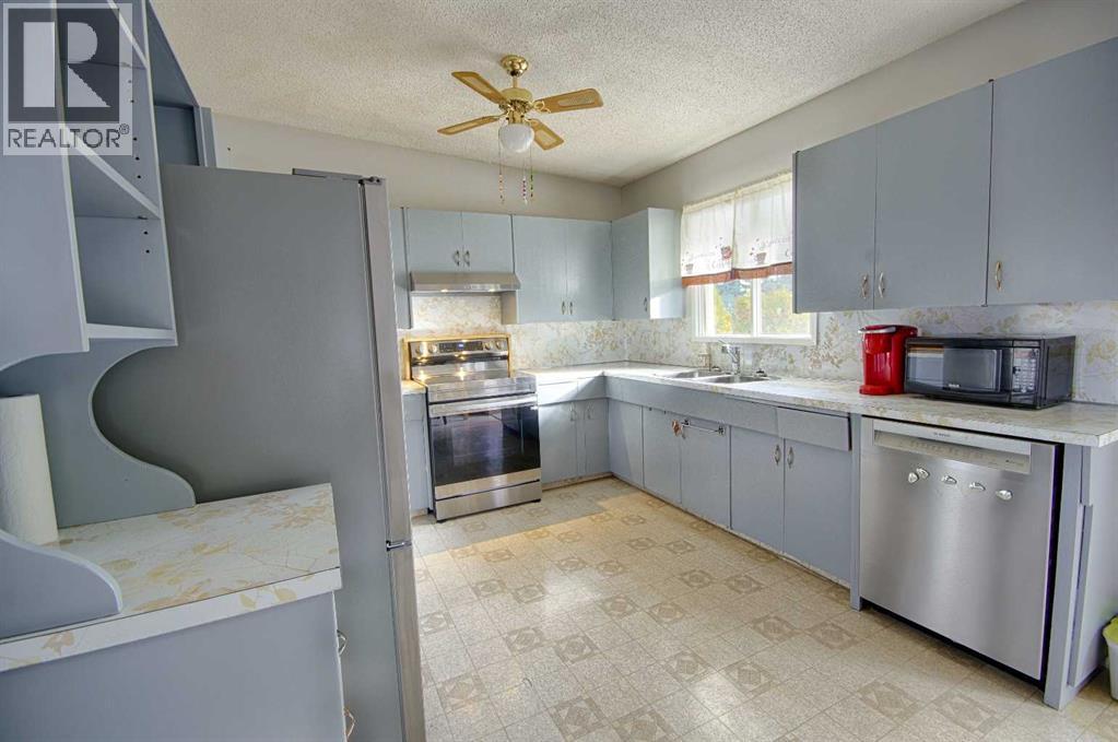 1109 25 Street N, Lethbridge, Alberta  T1H 3W1 - Photo 5 - A2295400