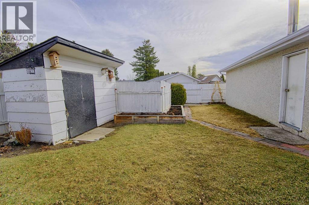 1109 25 Street N, Lethbridge, Alberta  T1H 3W1 - Photo 22 - A2295400