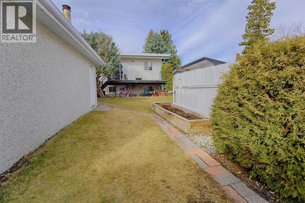 1109 25 Street N, Lethbridge, Alberta  T1H 3W1 - Photo 25 - A2295400