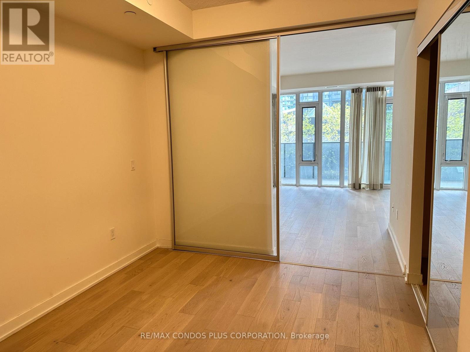 518 - 330 Richmond Street W, Toronto, Ontario M5V 1X2 - Photo 11 - C12915680