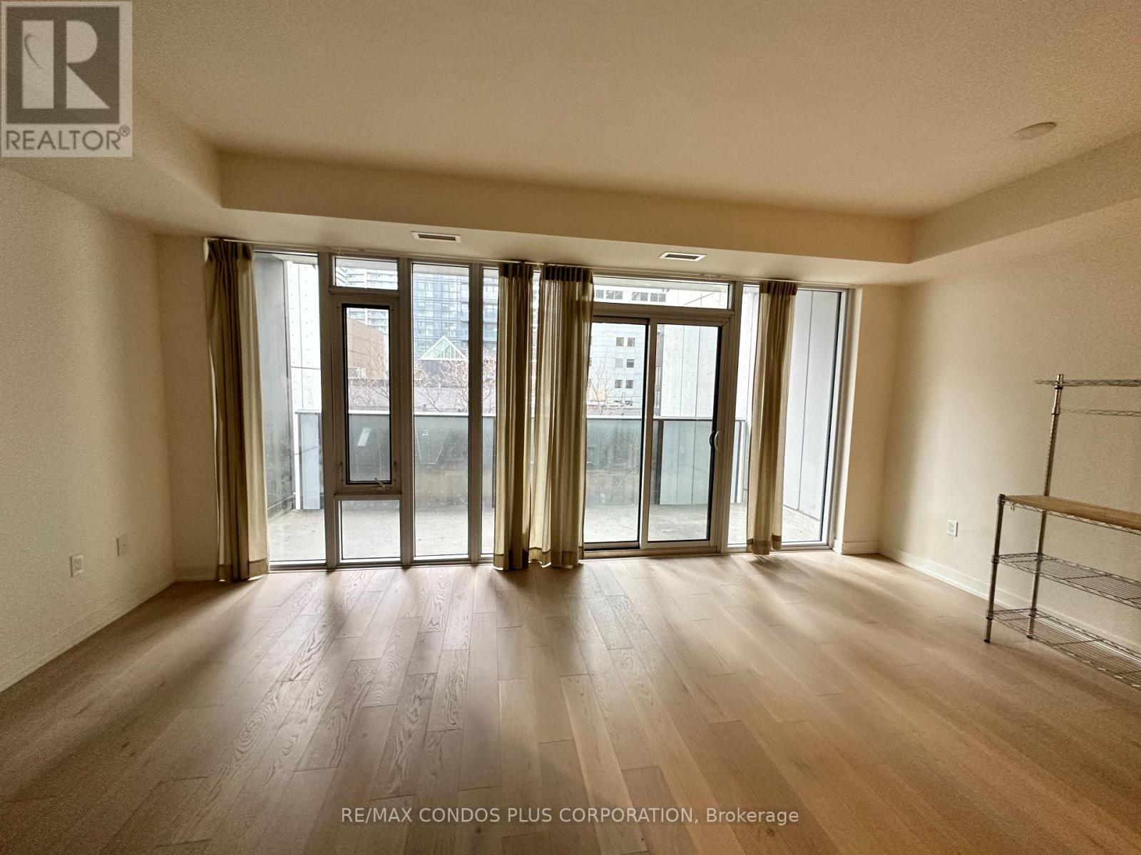 518 - 330 Richmond Street W, Toronto, Ontario M5V 1X2 - Photo 9 - C12915680