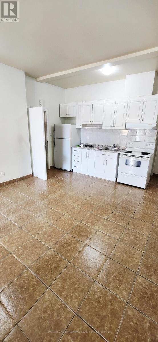 Upper - 1040a St Clair Avenue, Toronto, Ontario  M6E 1A5 - Photo 2 - C12919792