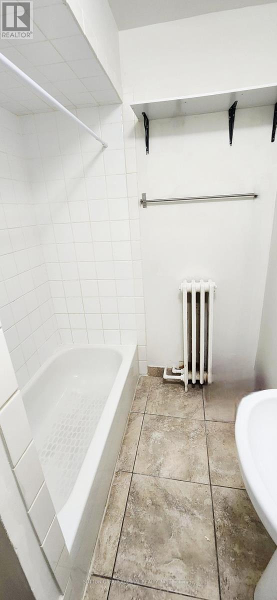 Upper - 1040a St Clair Avenue, Toronto, Ontario  M6E 1A5 - Photo 8 - C12919792