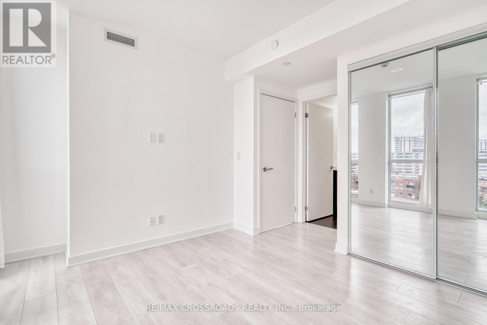 710 - 2 Sonic Way, Toronto, Ontario  M3C 0P2 - Photo 11 - C12919836