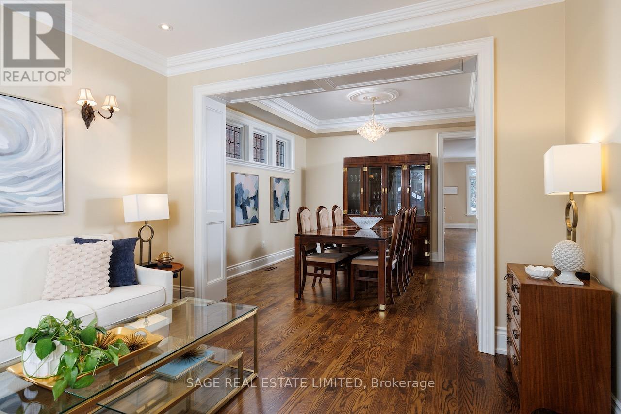 19 Carmichael Avenue, Toronto, Ontario  M5M 2W5 - Photo 11 - C12919920