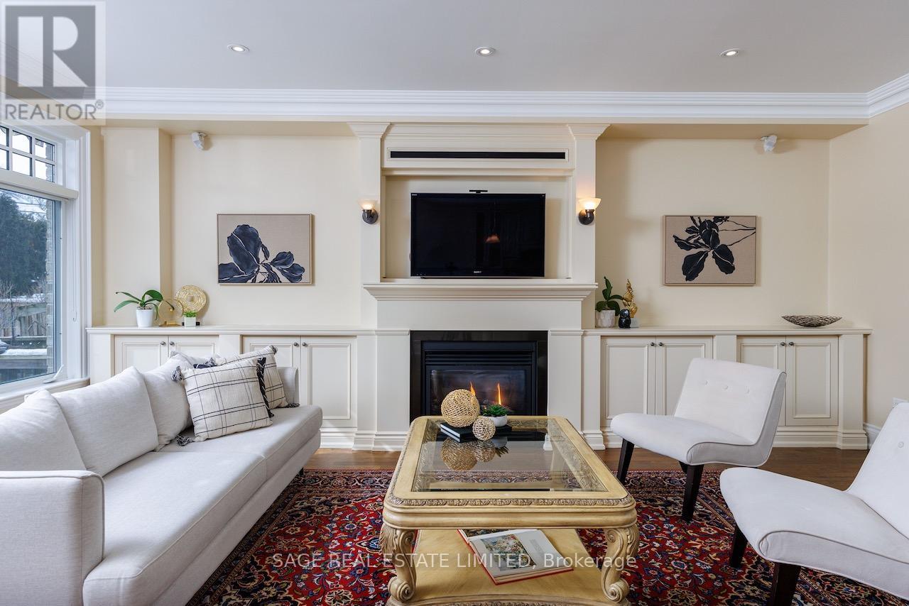 19 Carmichael Avenue, Toronto, Ontario  M5M 2W5 - Photo 23 - C12919920