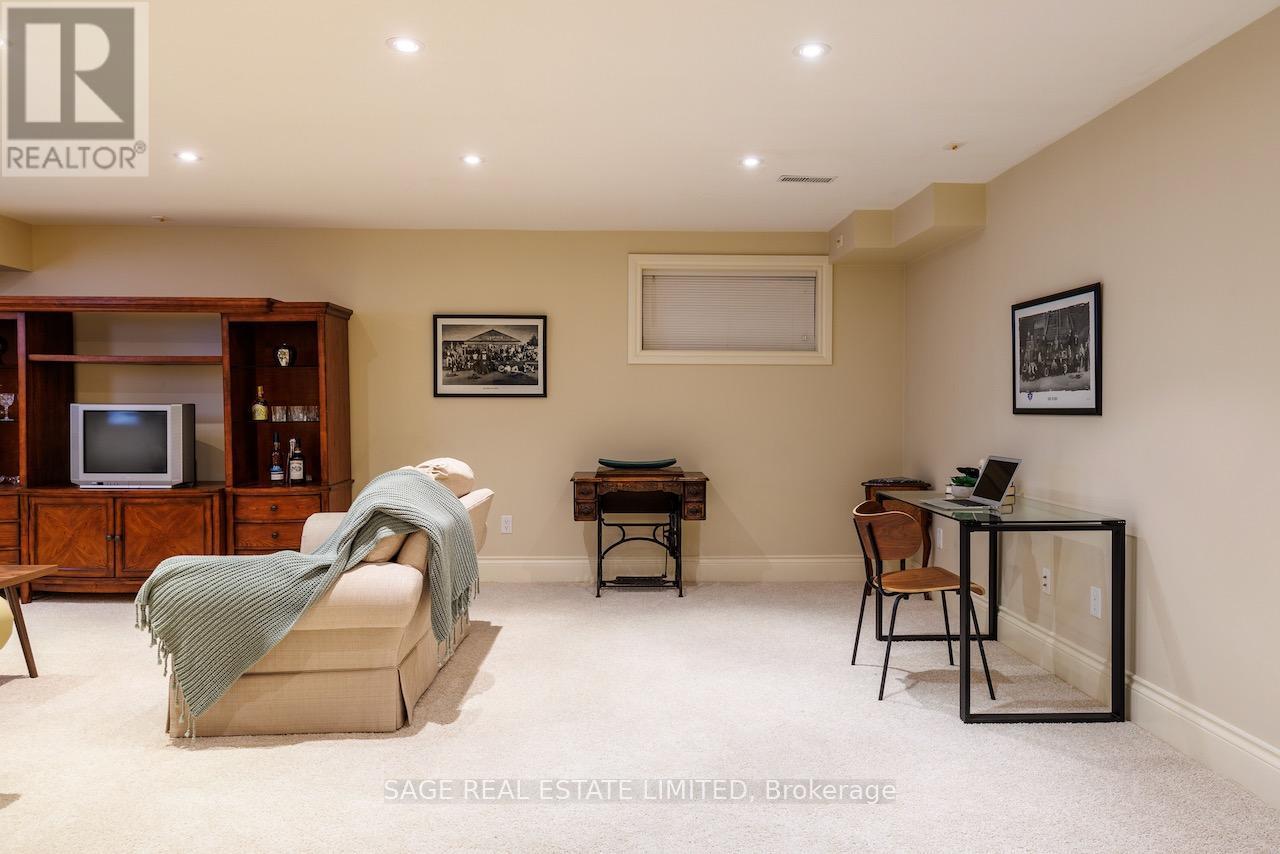 19 Carmichael Avenue, Toronto, Ontario  M5M 2W5 - Photo 44 - C12919920