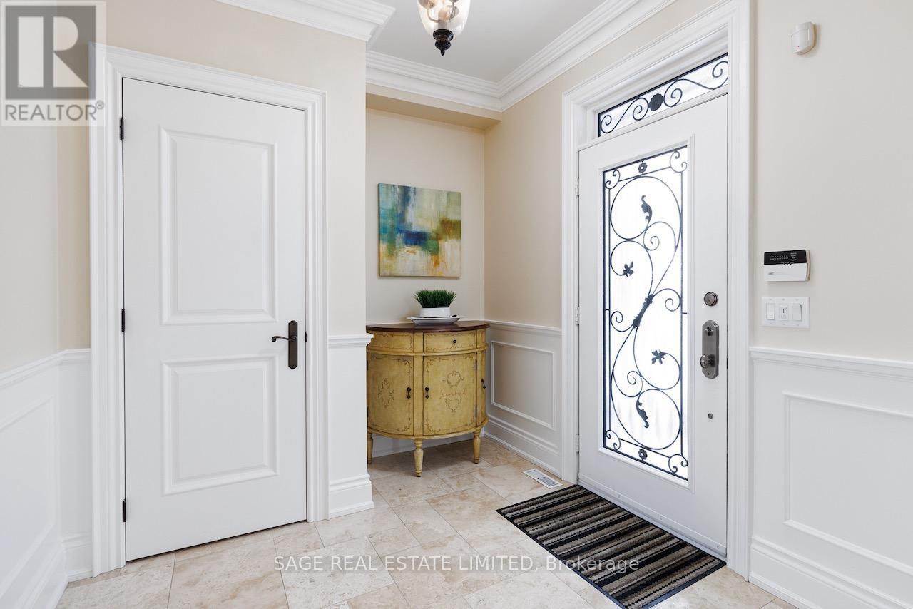 19 Carmichael Avenue, Toronto, Ontario  M5M 2W5 - Photo 5 - C12919920